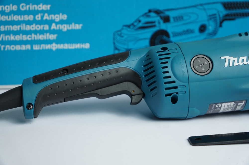 180mm-may-mai-goc-makita-ga7020-2_1686573389