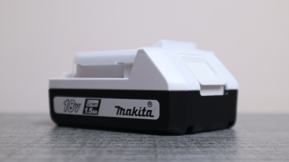 18v-15ah-pin-lithium-ion-chan-gai-trang-makita-bl1815g-2_1704189172