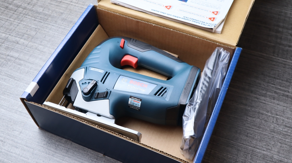 may-cua-long-dung-pin-18v-bosch-gst-185-li-chua-pin-sac_1705567706