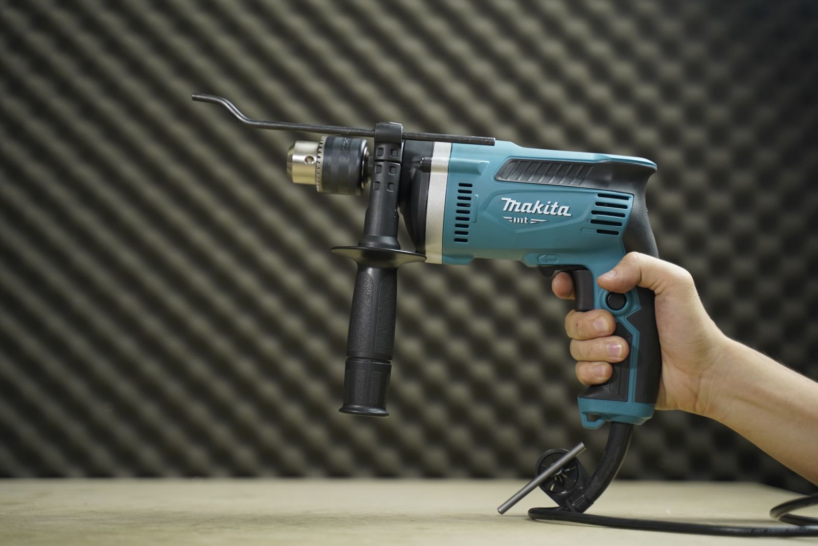 may-khoan-bua-710w-makita-m8100b_11811_
