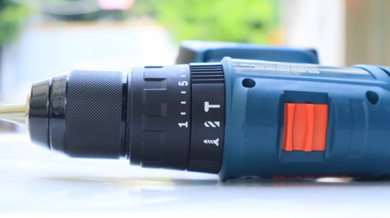 may-khoan-dong-luc-dung-pin-18v-bosch-gsb-183-li-2-pin-20ah-sac_10327_