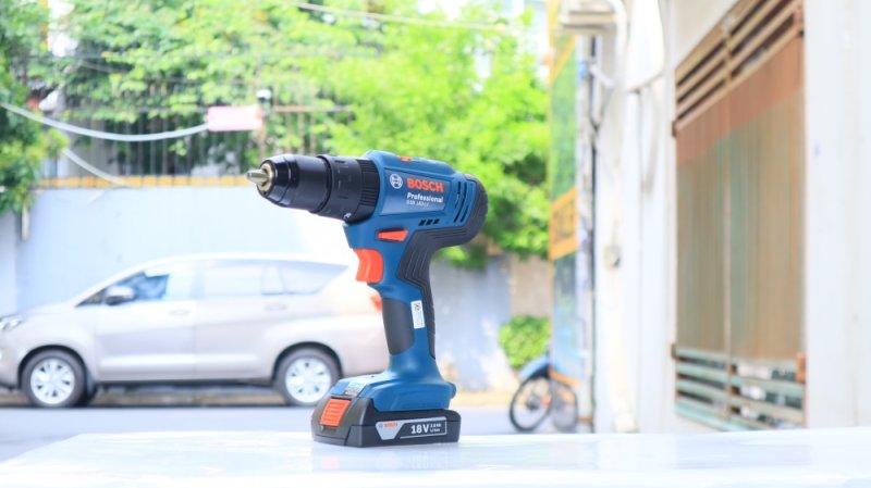 may-khoan-dong-luc-dung-pin-18v-bosch-gsb-183-li-2-pin-20ah-sac_10329_
