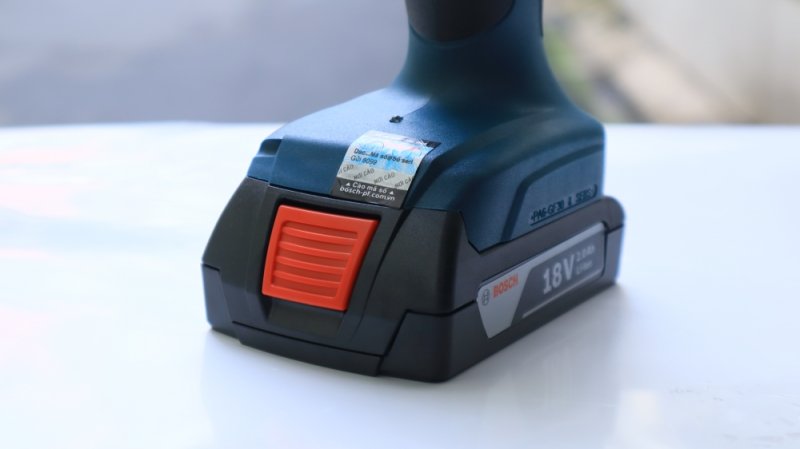 may-khoan-dong-luc-dung-pin-18v-bosch-gsb-183-li-2-pin-20ah-sac_10331_
