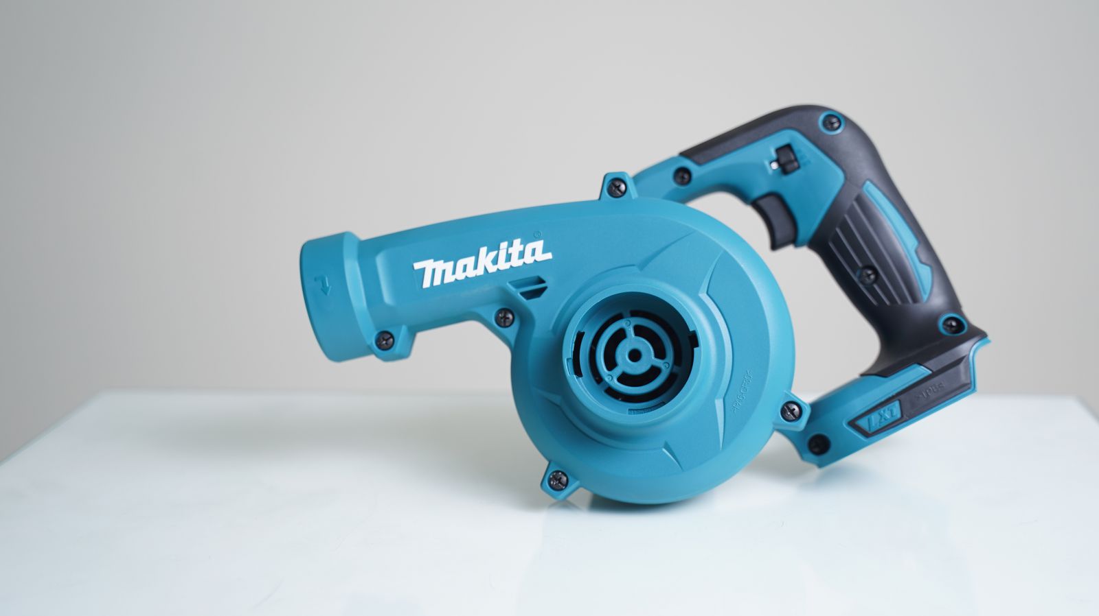 may-thoi-dung-pin-makita-dub186z-chua-pin-sac_10580_