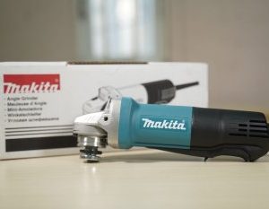 100mm Máy mài góc 840W Makita 9556HP