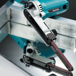 Máy chà nhám băng Makita 9032