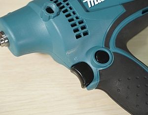 Máy chà nhám đĩa Makita GV6010 6