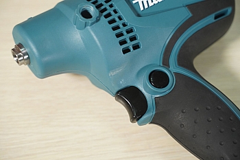 Máy chà nhám đĩa Makita GV6010 6"